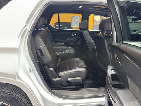Used 2023 Chevrolet Traverse High Country image 19