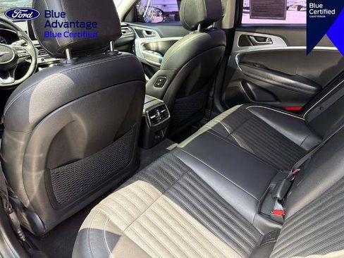 Used 2021 Genesis G70 2.0T w/ Elite Package RWD image 11