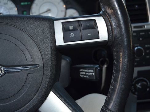 Used 2008 Chrysler 300 C image 19