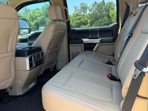 Used 2020 Ford F250 Lariat w/ Lariat Value Package AWD/4WD image 11