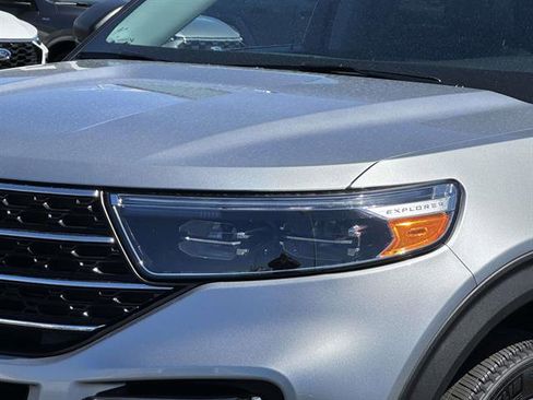 Used 2023 Ford Explorer XLT w/ Equipment Group 202A image 7