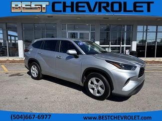 Used 2023 Toyota Highlander L video 1