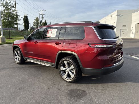 Used 2022 Jeep Grand Cherokee L Limited AWD/4WD image 7