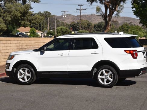 Used 2016 Ford Explorer XLT AWD/4WD image 5