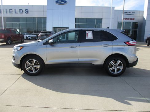 Used 2023 Ford Edge SEL w/ Convenience Package image 3