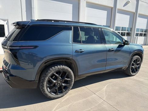 Used 2024 Chevrolet Traverse RS image 4