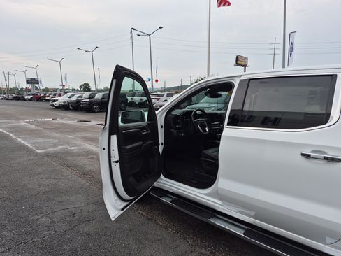 Used 2023 GMC Sierra 1500 SLT w/ SLT Convenience Package AWD/4WD image 12