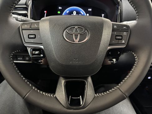 New 2026 Toyota Camry Hybrid AWD/4WD image 16