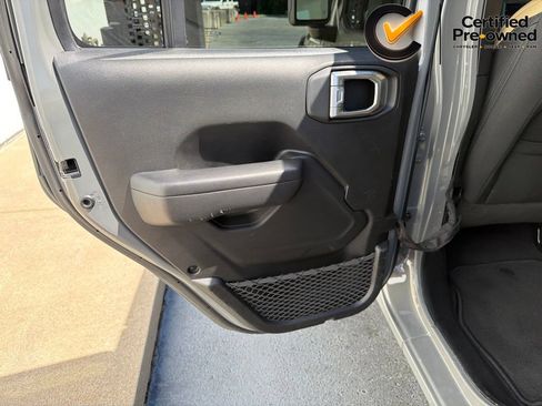 Used 2022 Jeep Wrangler Unlimited Sport AWD/4WD image 36