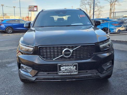 Used 2019 Volvo XC40 T5 R-Design image 2