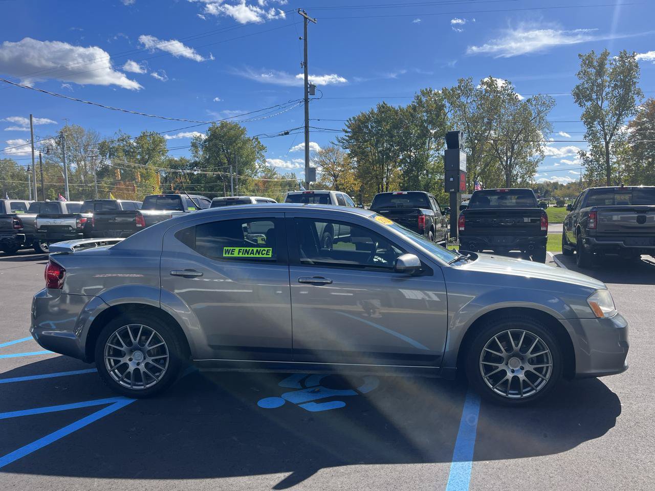 Used 2012 Dodge Avenger SXT Plus w/ Cold Weather Group FWD image 4