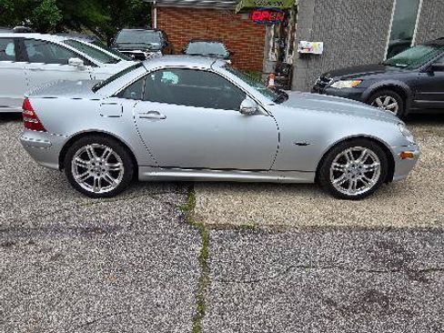 Used 2004 Mercedes-Benz SLK 320 image 2