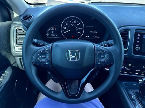 Used 2022 Honda HR-V EX image 14