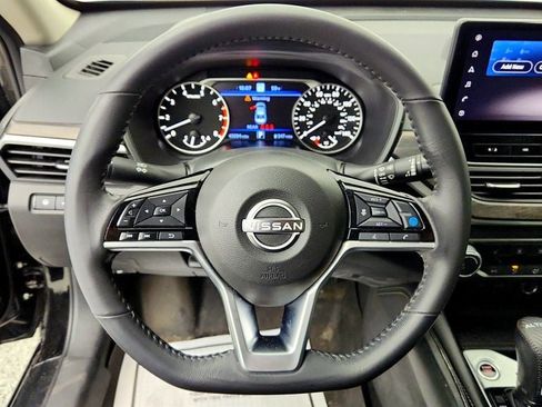 Used 2023 Nissan Altima 2.5 SV w/ SV Premium Package FWD image 13