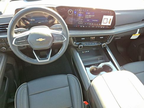 New 2025 Chevrolet Suburban Premier w/ Sun And Tow Package image 8