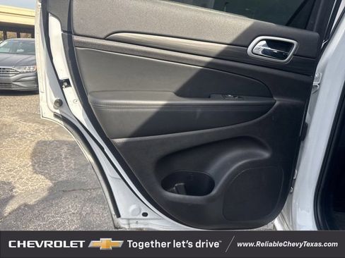 Used 2021 Jeep Grand Cherokee Laredo X image 24