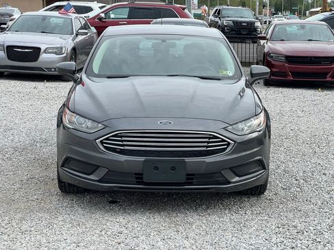 Used 2018 Ford Fusion SE FWD image 2