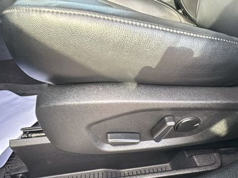 Certified 2022 Ford Edge Titanium w/ Class II Trailer Tow Package image 9