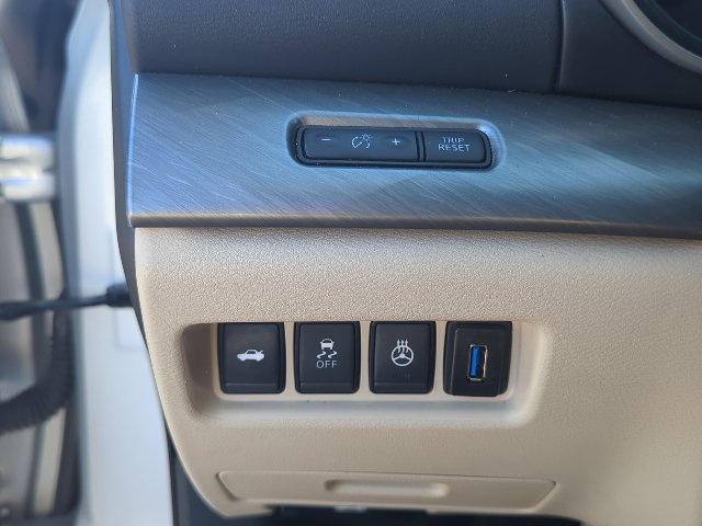 Used 2017 Nissan Maxima 3.5 SL FWD image 22