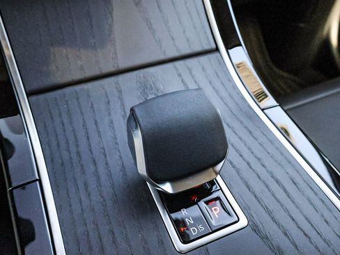 New 2026 Land Rover Range Rover Velar Dynamic SE image 35