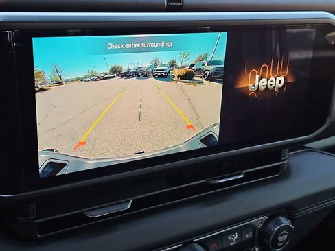 Used 2025 Jeep Gladiator Sport image 29