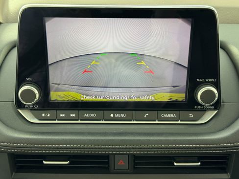 Used 2023 Nissan Rogue SV image 23