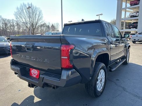 Used 2025 Toyota Tacoma SR5 image 5
