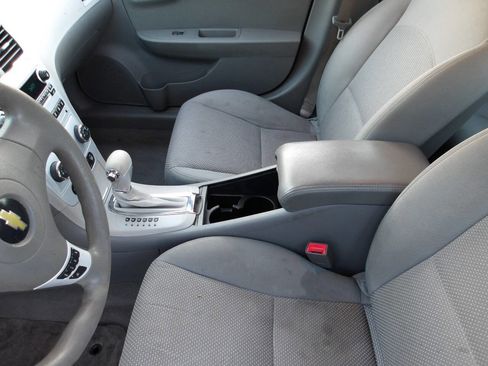 Used 2010 Chevrolet Malibu LS image 15