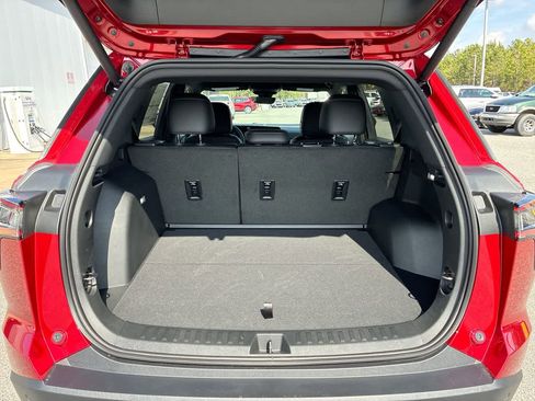 New 2026 Chevrolet Equinox LT w/ Convenience Package II FWD image 25
