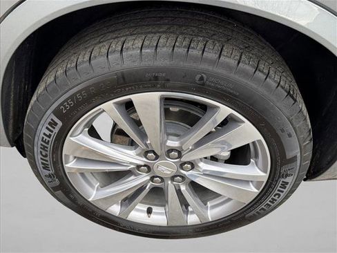 Used 2024 Cadillac XT6 Premium Luxury AWD/4WD image 9