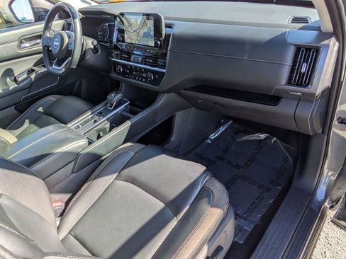 Used 2023 Nissan Pathfinder SL image 35