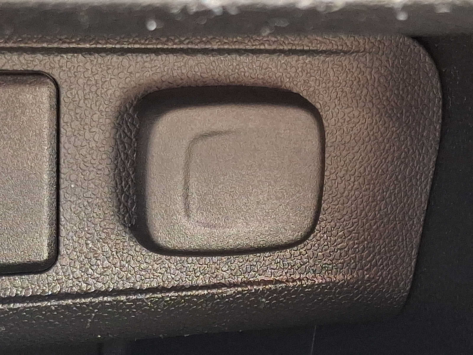 Used 2023 Buick Encore GX Select w/ Safety Package II AWD/4WD image 25
