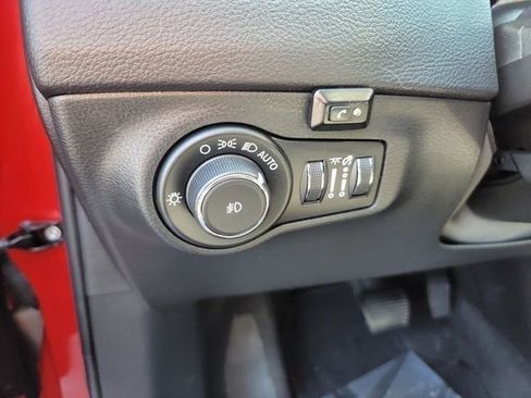 Used 2019 Jeep Compass Altitude image 35