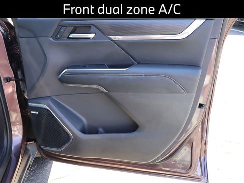 Used 2024 GMC Acadia Elevation w/ Luxury Package AWD/4WD image 10