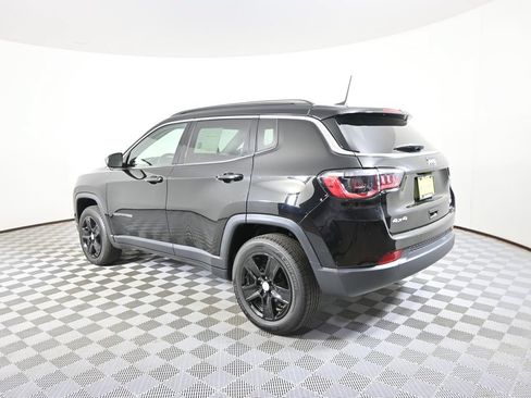 Used 2022 Jeep Compass Latitude AWD/4WD image 4