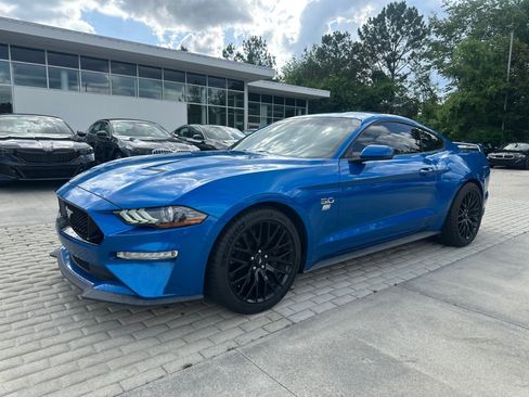 Used 2019 Ford Mustang GT Premium w/ GT Performance Package RWD image 4