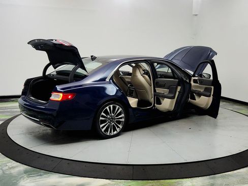 Used 2018 Lincoln Continental Reserve AWD/4WD image 11
