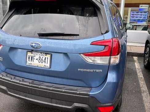 Used 2024 Subaru Forester Premium AWD/4WD image 4