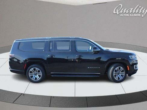 Used 2023 Jeep Wagoneer L Series II image 3