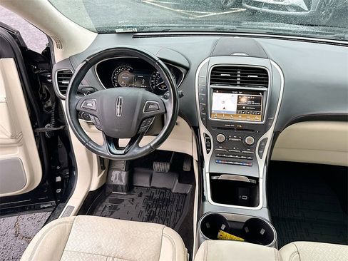 Used 2017 Lincoln MKX Black Label w/ Lincoln MKX Climate Package image 19