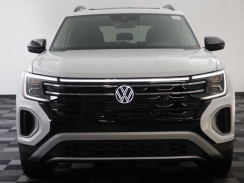 New 2026 Volkswagen Atlas Peak Edition image 21