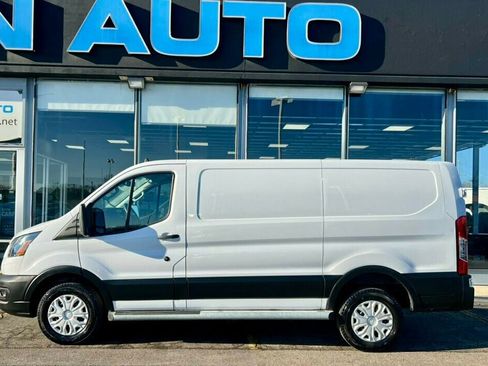 Used 2025 Ford Transit 250 Low Roof w/ Exterior Upgrade Package RWD image 24