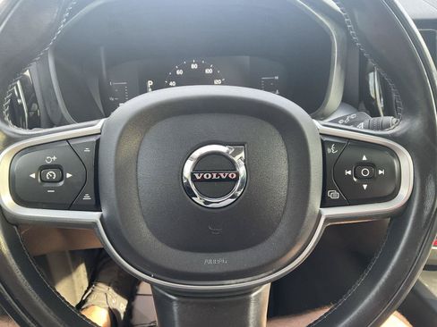 Used 2019 Volvo XC60 T6 Momentum w/ Premium Package AWD/4WD image 17