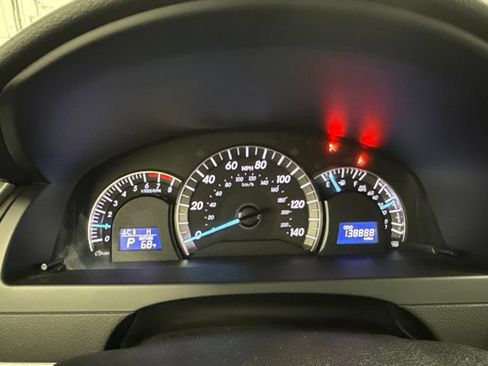 Used 2014 Toyota Camry SE FWD image 30
