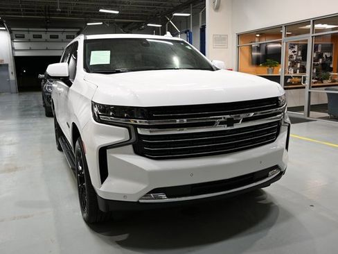 Used 2022 Chevrolet Tahoe LT w/ LT Signature Plus Package image 3