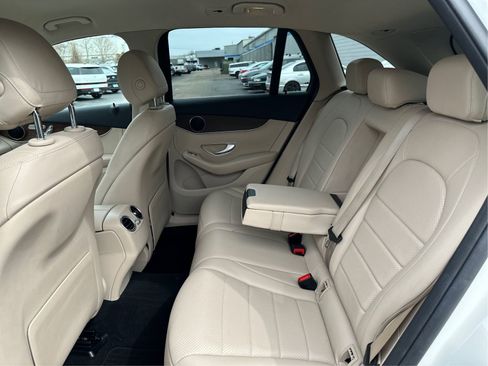 Used 2022 Mercedes-Benz GLC 300 4MATIC image 10