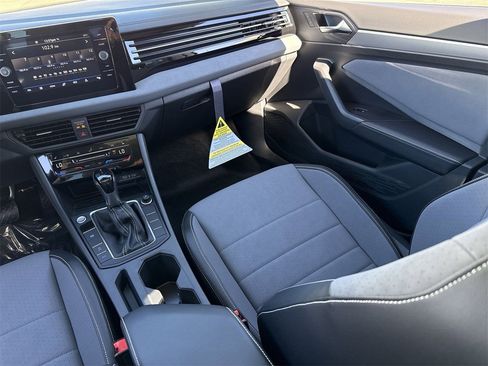 New 2026 Volkswagen Jetta SE image 12