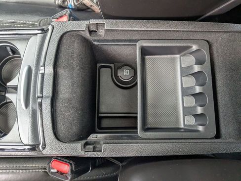 Used 2023 Chrysler 300 S image 27