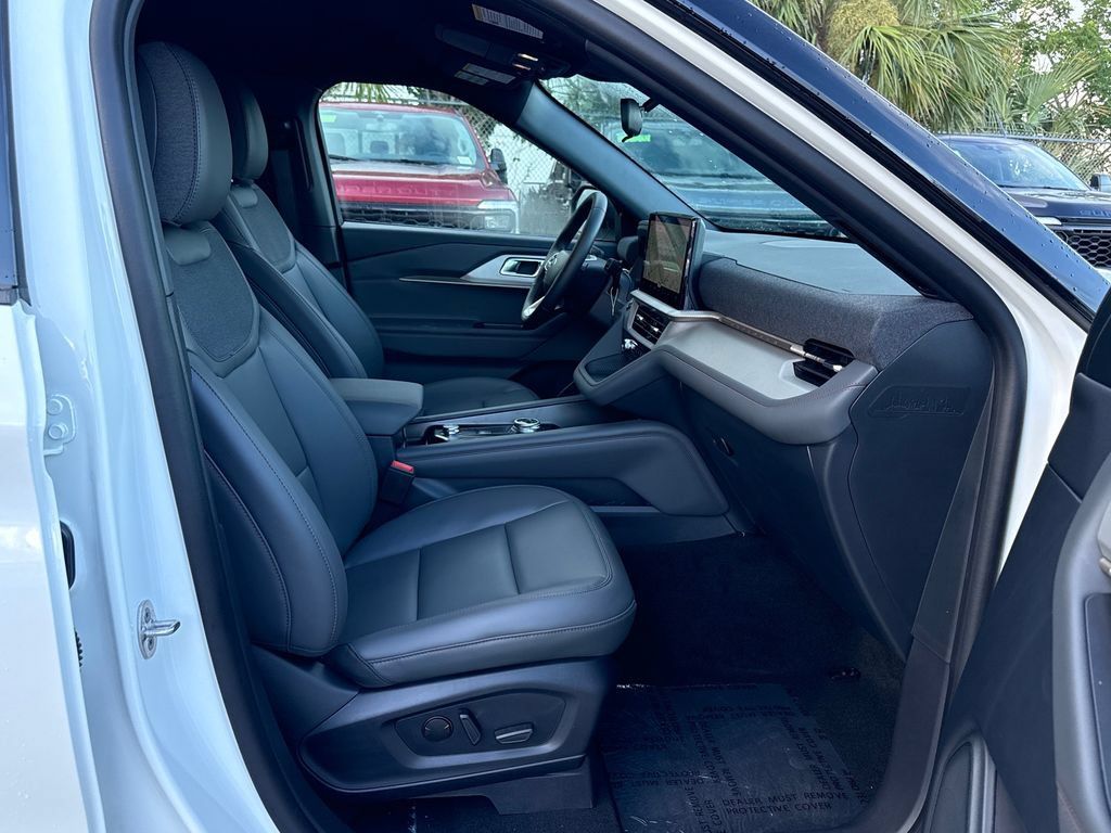 New 2027 Ford Explorer Active w/ Active Comfort Package RWD image 50