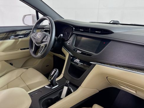 Used 2017 Cadillac XT5 FWD image 27